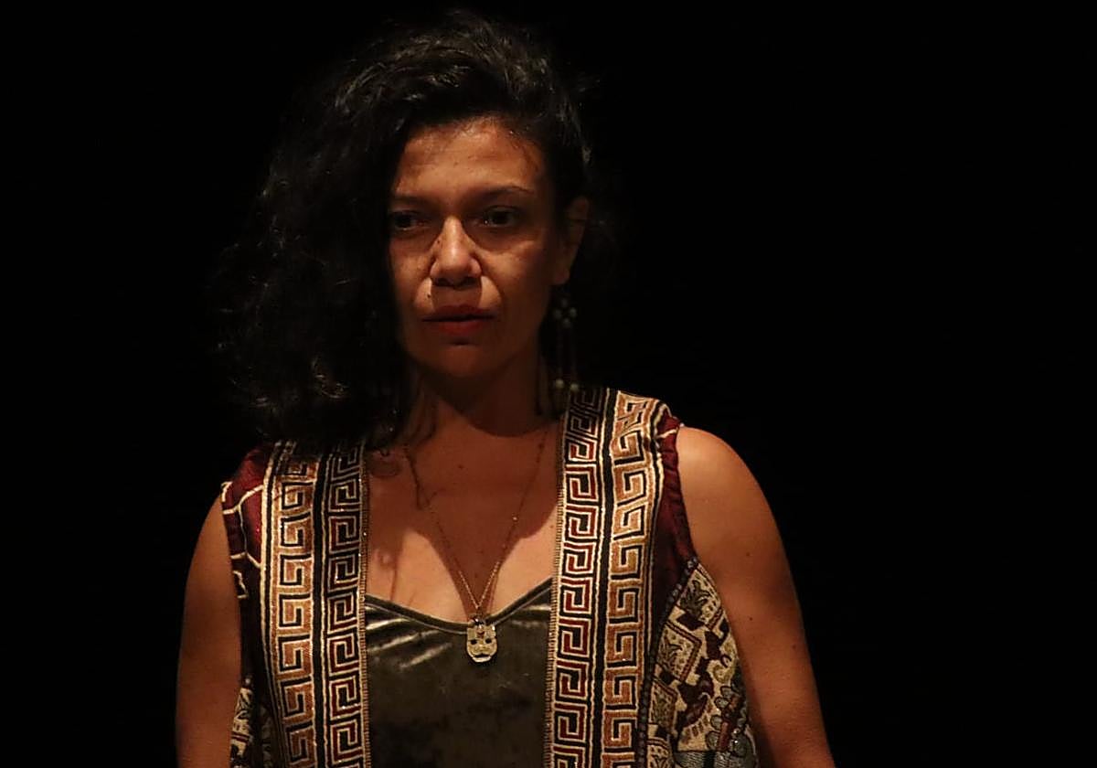 Intervención artística durante al inauguración del encuentro este lunes en el teatro de Rioseco