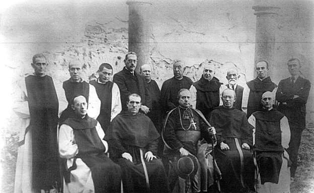 Los monjes de hace cien años.
