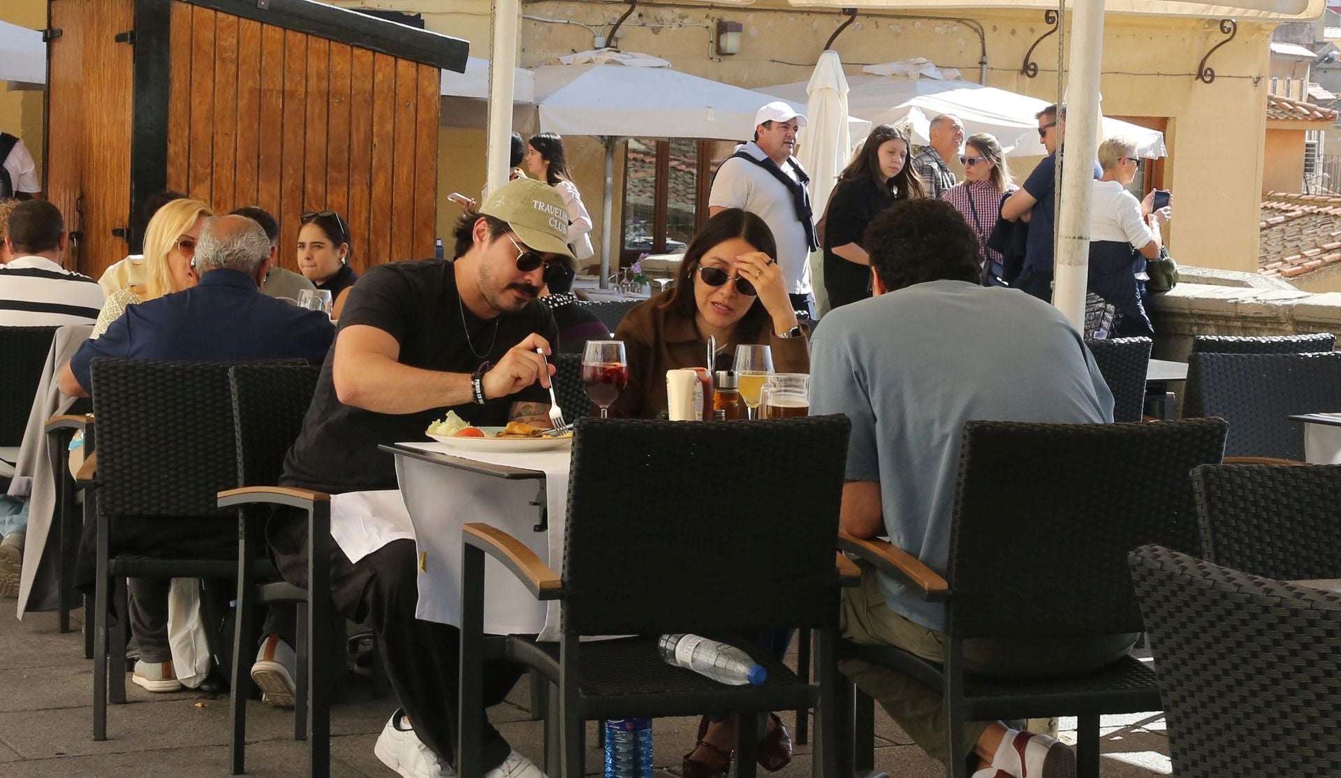 Los turistas abarrotan Segovia por el puente del Pilar