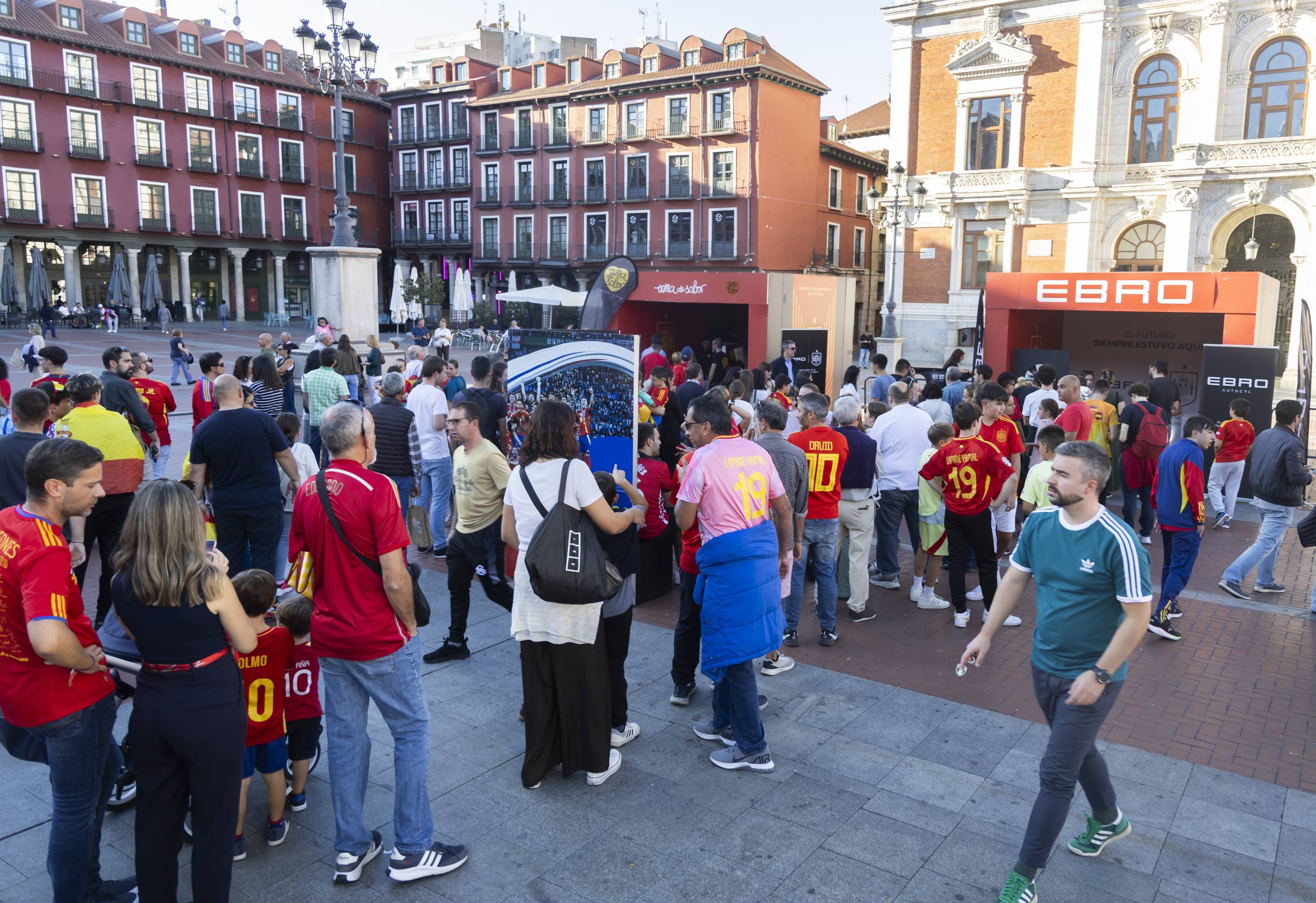 Las imágenes del fanzone del España-Bulgaria
