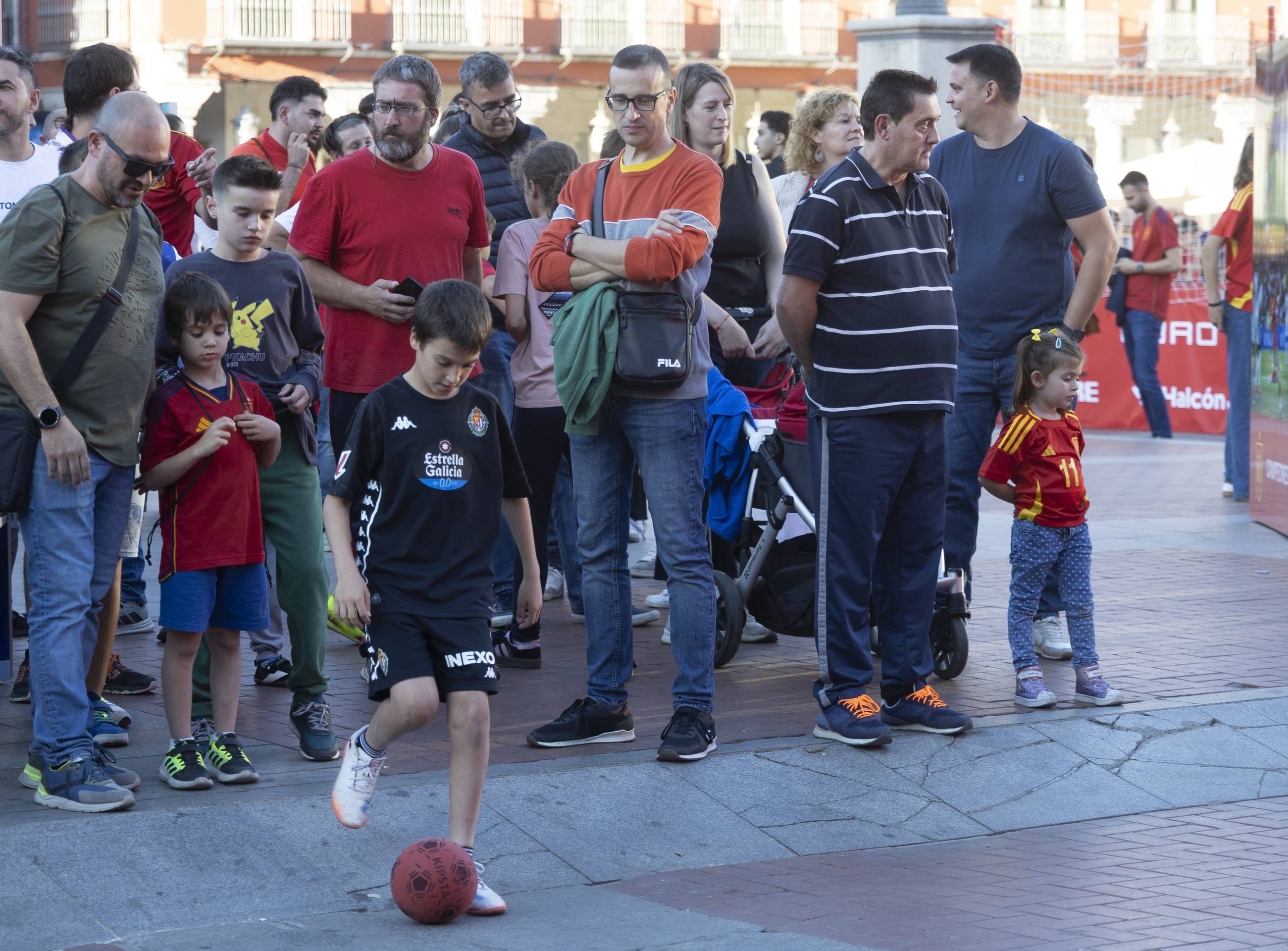 Las imágenes del fanzone del España-Bulgaria
