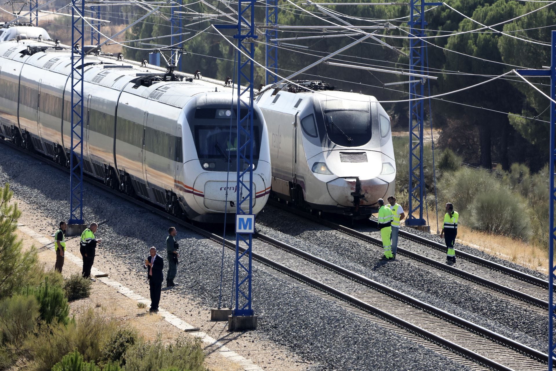 Las imágenes del tren detenido entre Olmedo y Valdestillas
