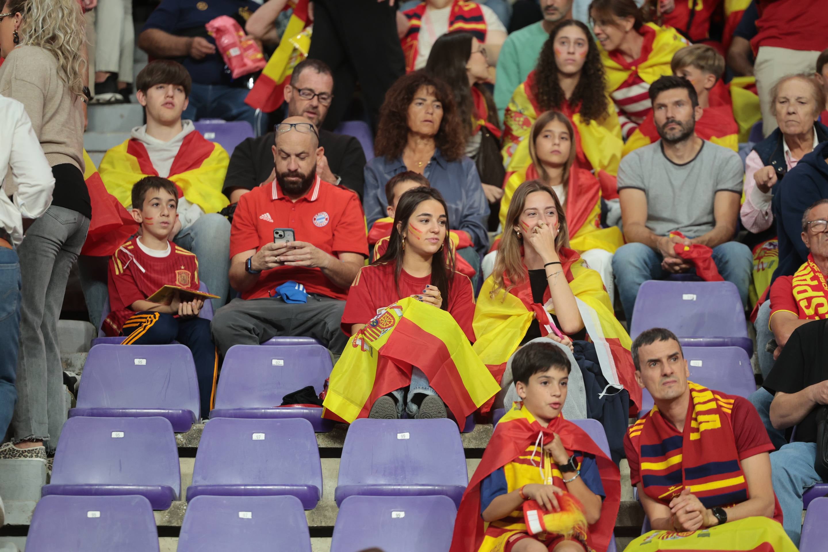 Búscate en la grada del José Zorrilla (1/4)