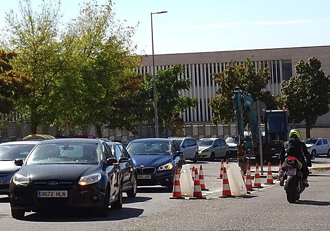 La prolongación de la mediana de Ciudad de la Habana con Enrique Cubero, una vez eliminados los bordillos por la tarde.