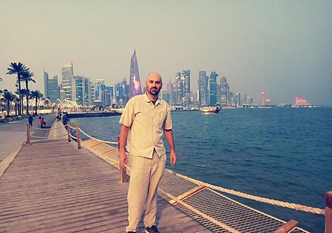 Diego Arenales en el paseo marítimo Corniche de Doha