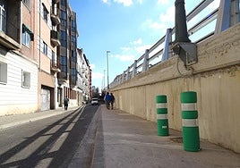 Bolardos en las aceras