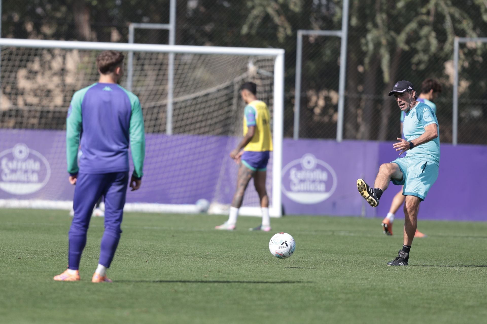 Las imágenes del entrenamiento del Real Valladolid tras la victoria en Burgos