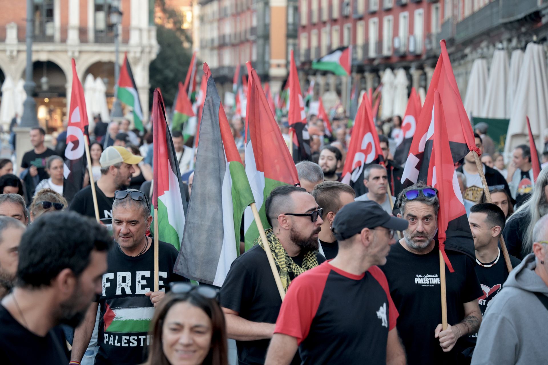 Las imágenes de la manifestación de la Plataforma Solidaria con Palestina de Valladolid