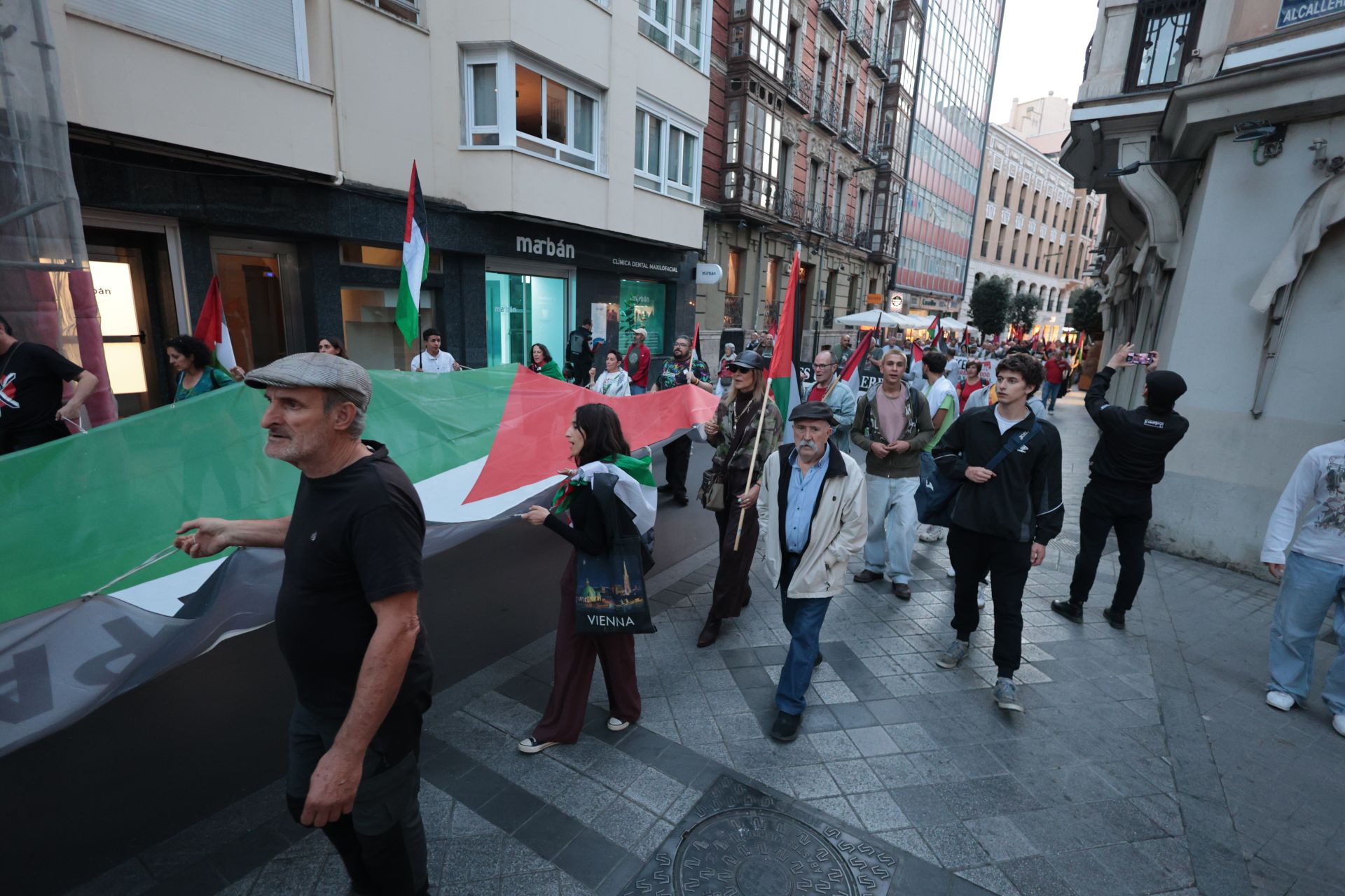 Las imágenes de la manifestación de la Plataforma Solidaria con Palestina de Valladolid