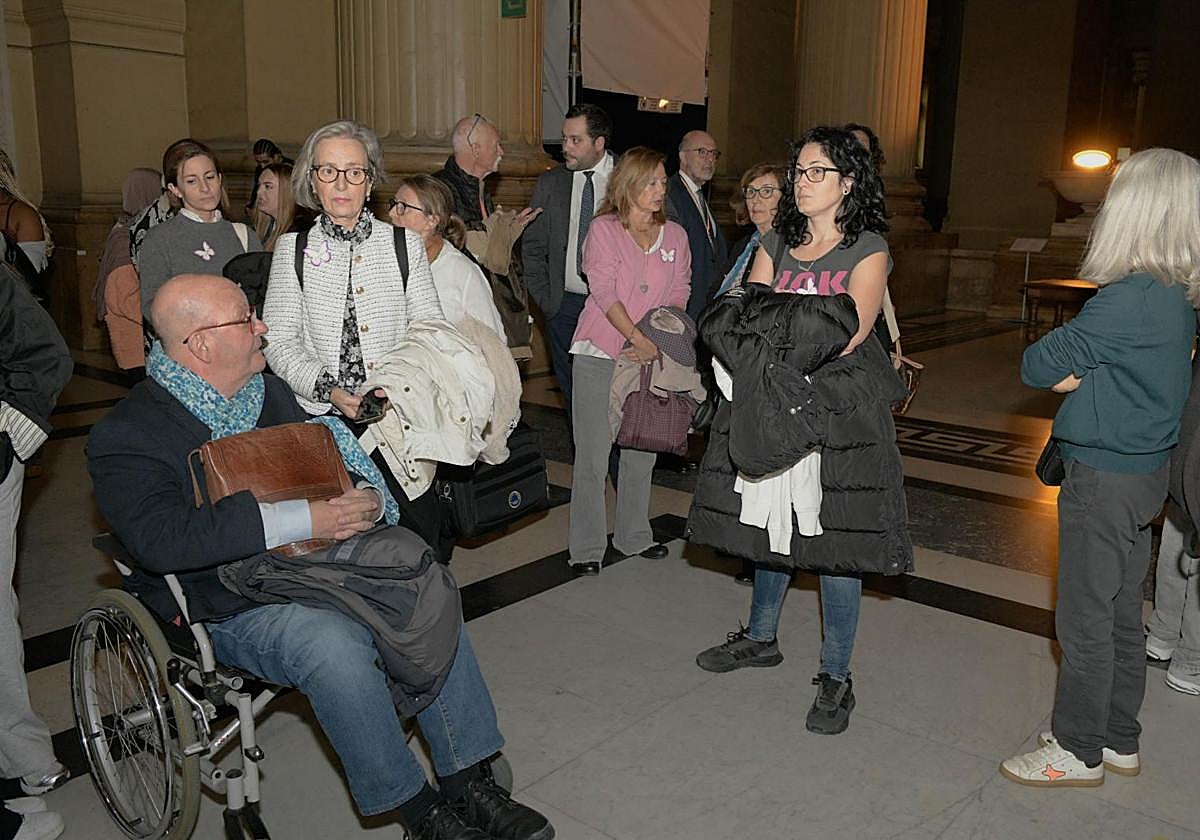 Los padres y familiares de Teresa Rodríguez, durante una de las sesiones del juicio.