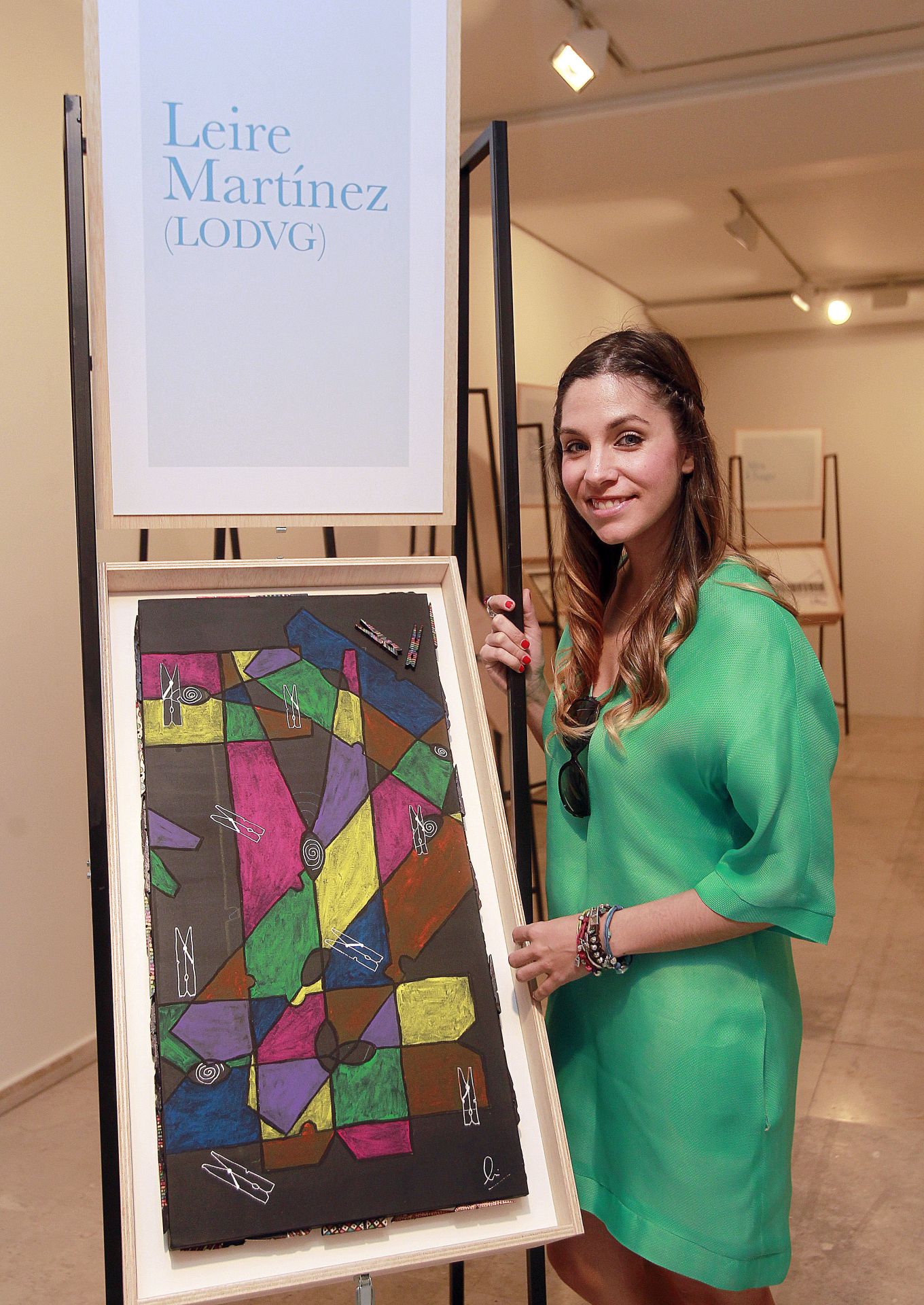 Leire Martínez, con la obra con la que participó en la muestra benéfica del Patio Herreriano, en 2012.