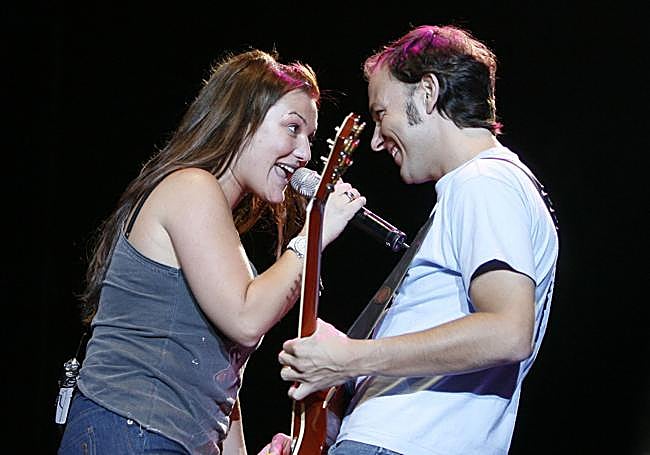Un momento del concierto de La Oreja de Van Gogh, en la Plaza Mayor de Valladolid, en las fiestas de 2006.