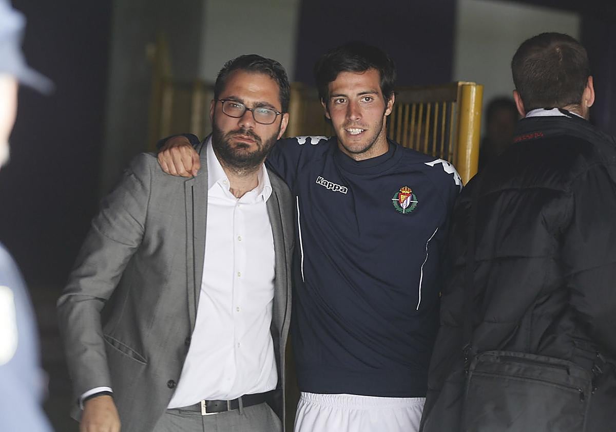 Imagen principal - Marc Valiente, el central que sangraba con el Pucela en la UVI