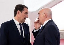 Juan Carlos Suárez-Quiñones, consejero de Medio Ambiente de la Junta, y Jesús Julio Carnero, alcalde de Valladolid, tras la última reunión del consejo de administración de la sociedad Valladolid Alta Velocidad.