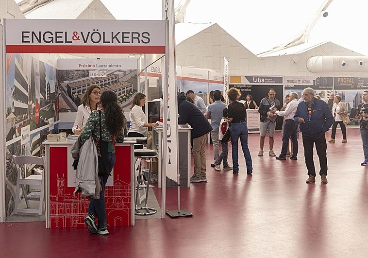 La jornada del sábado destacó por la gran afluencia de público interesado en comprar vivienda.