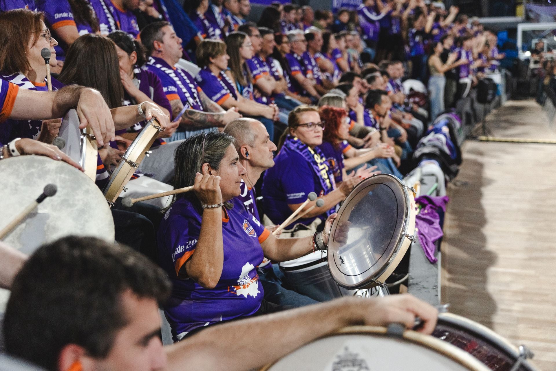 Búscate en las gradas del Súper Agropal-Menorca