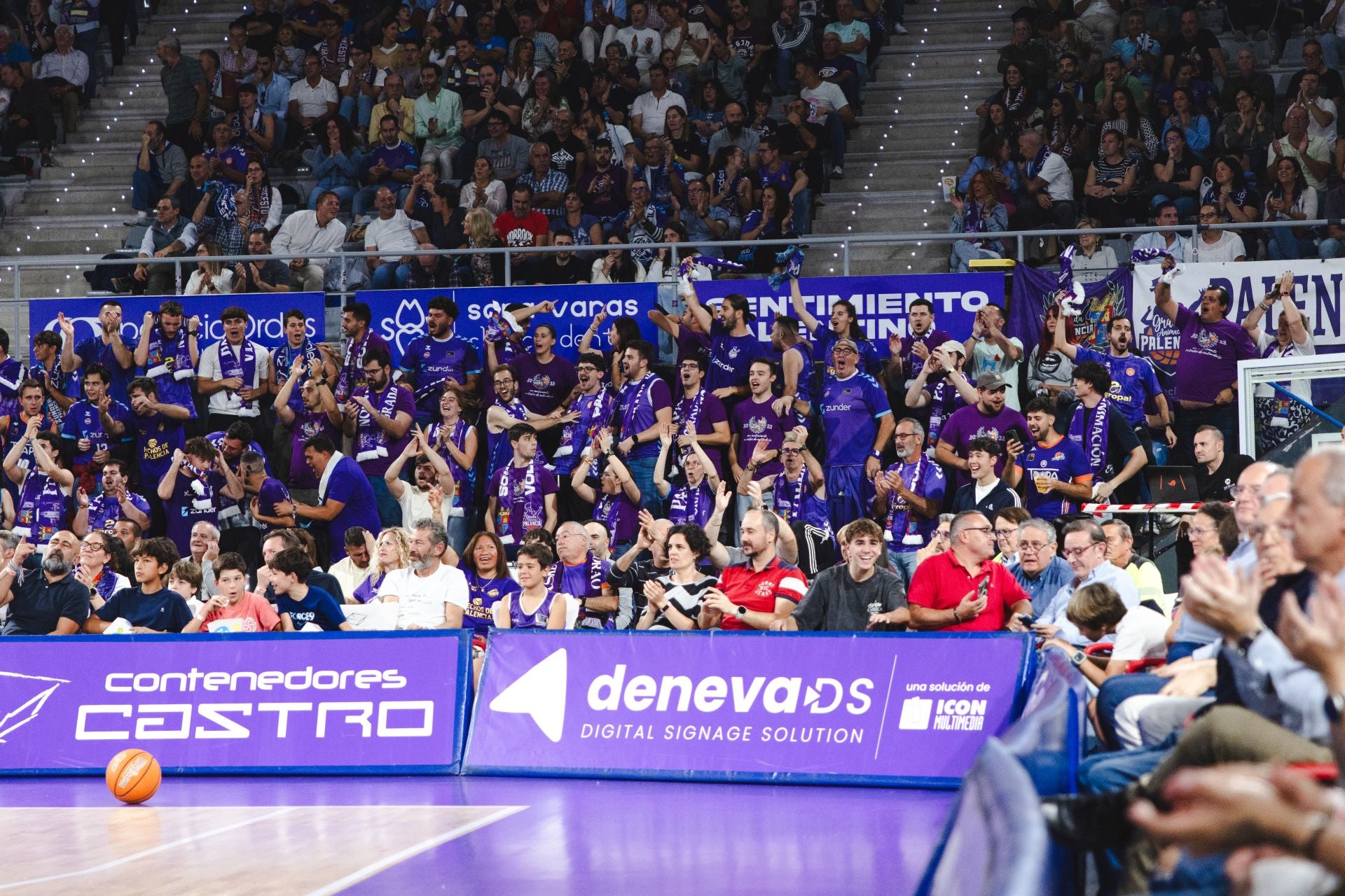 Búscate en las gradas del Súper Agropal-Menorca