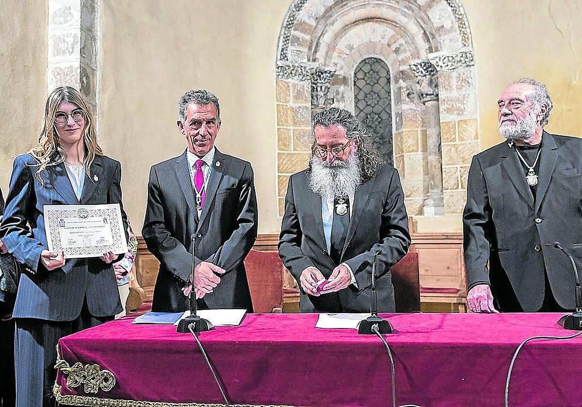Lucía Velasco, tras su toma de posesión como académica correspondiente.