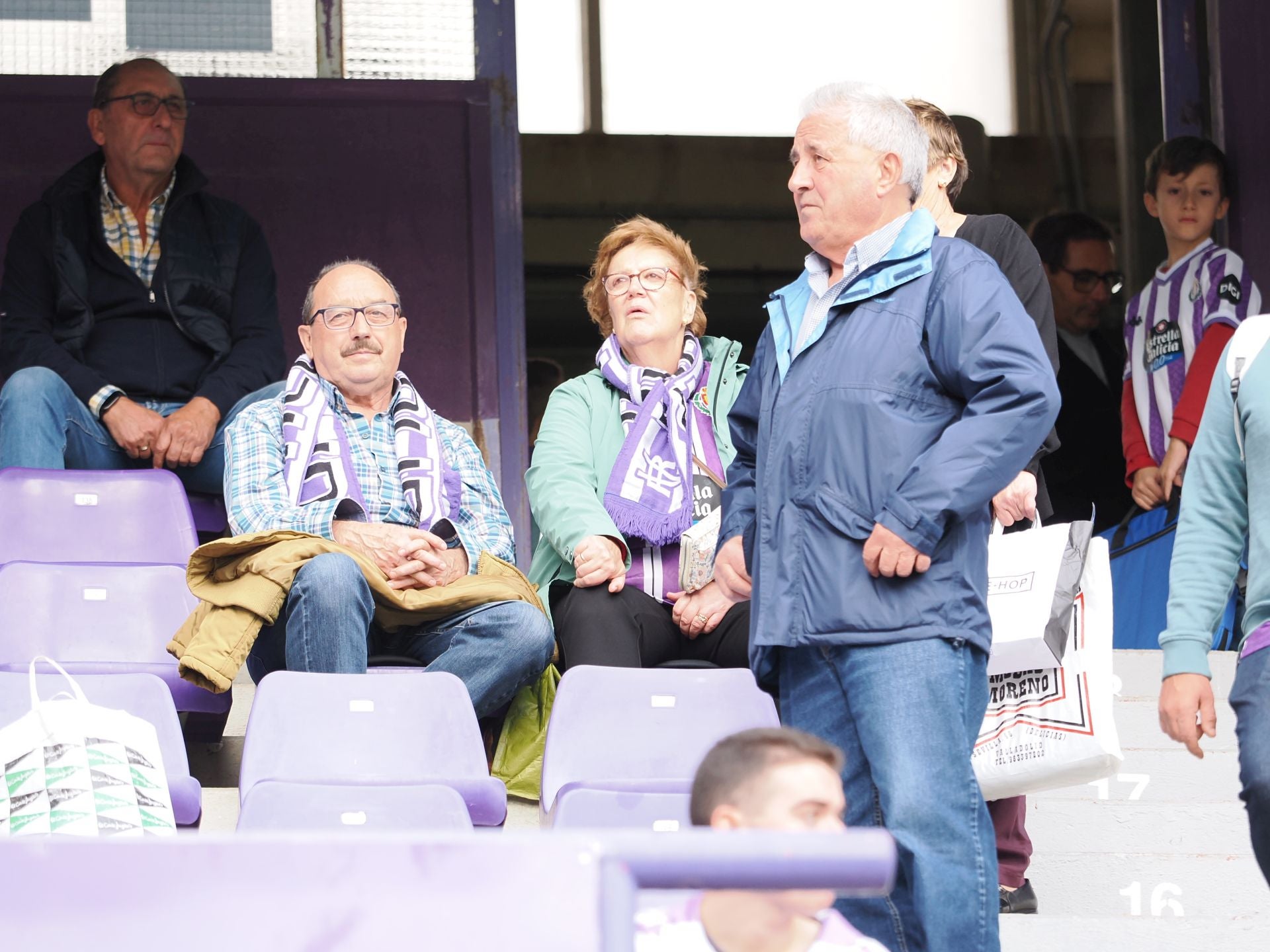 Búscate en la grada del Real Valladolid-Sporting de Gijón (1/4)