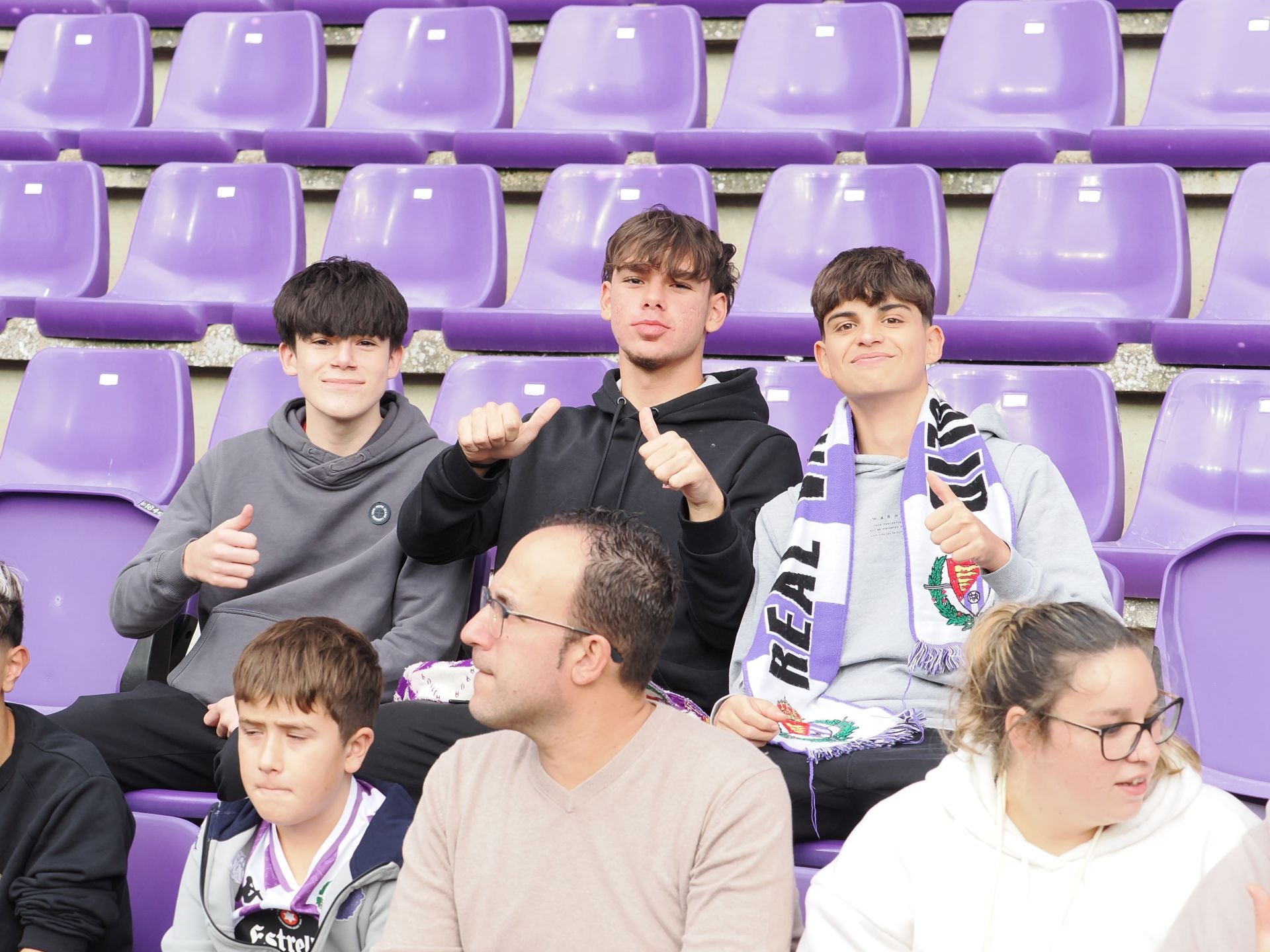 Búscate en la grada del Real Valladolid-Sporting de Gijón (4/4)