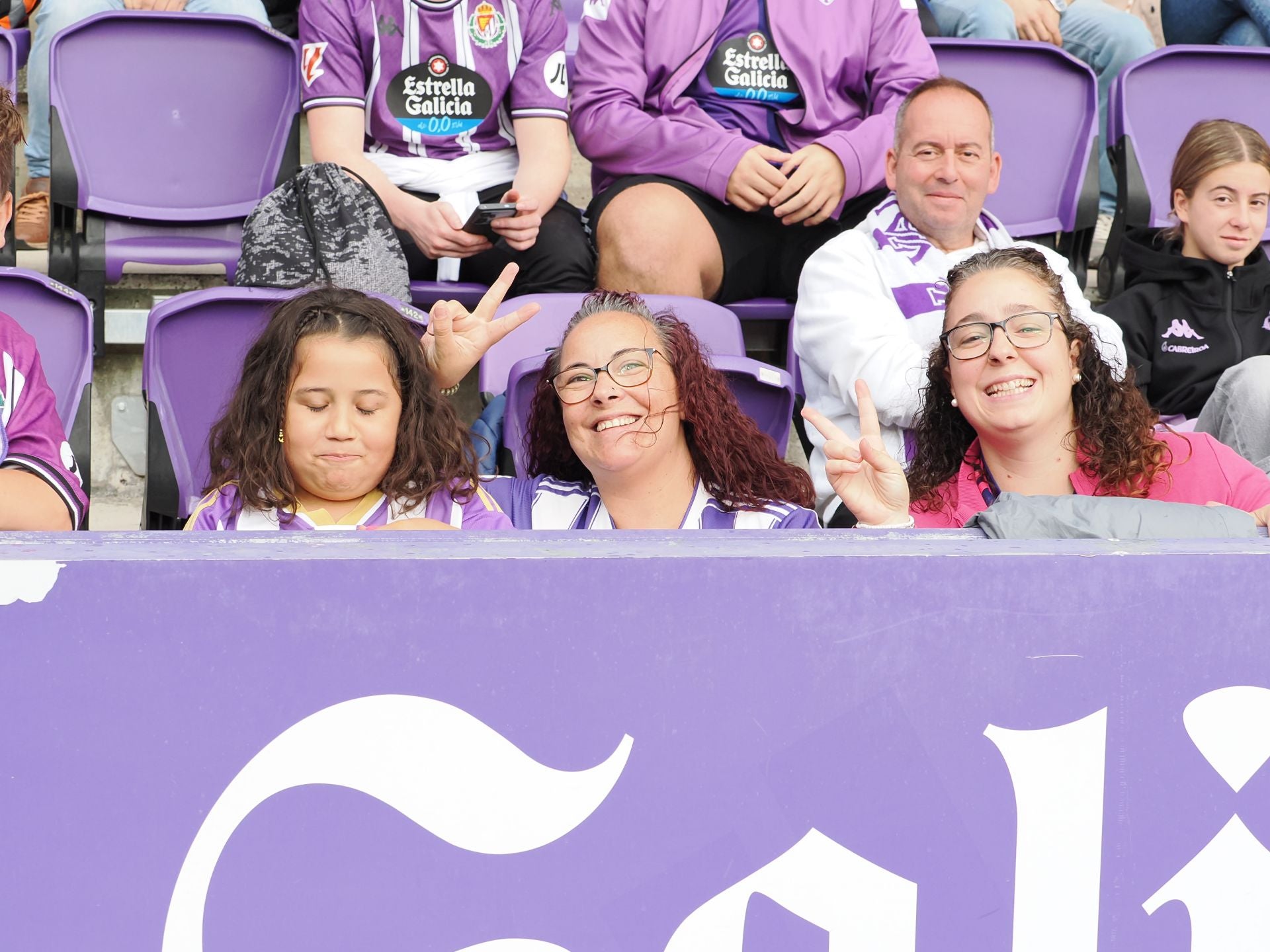 Búscate en la grada del Real Valladolid-Sporting de Gijón (1/4)