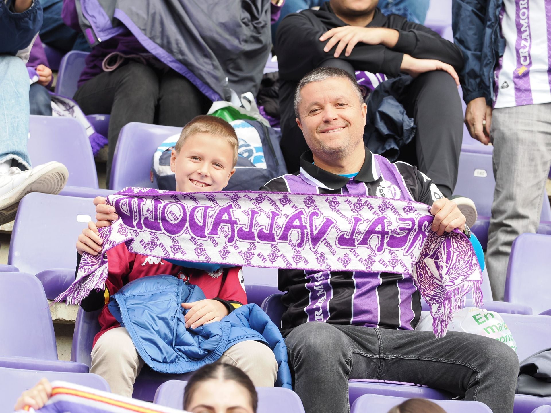 Búscate en la grada del Real Valladolid-Sporting de Gijón (4/4)