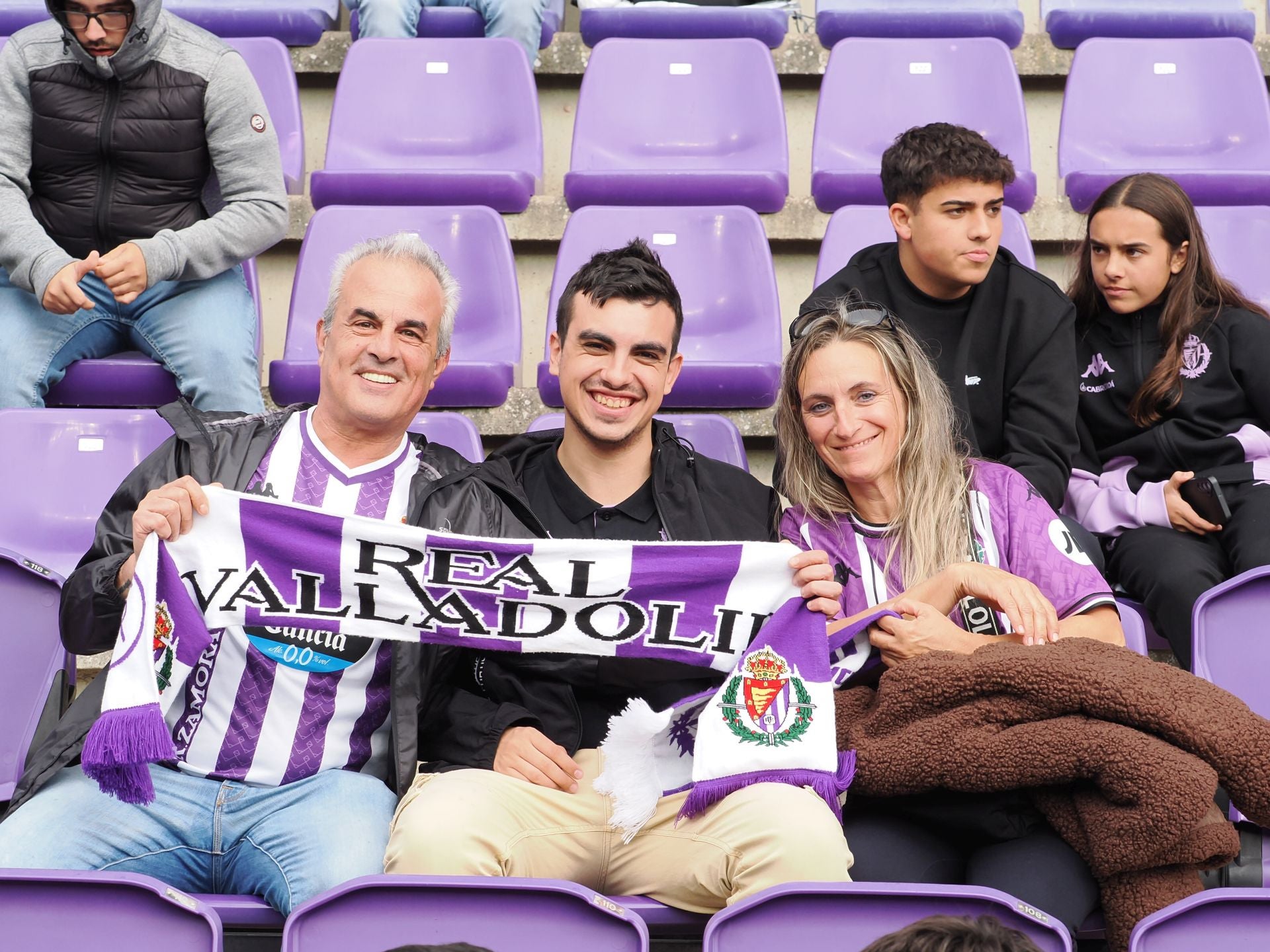 Búscate en la grada del Real Valladolid-Sporting de Gijón (2/4)