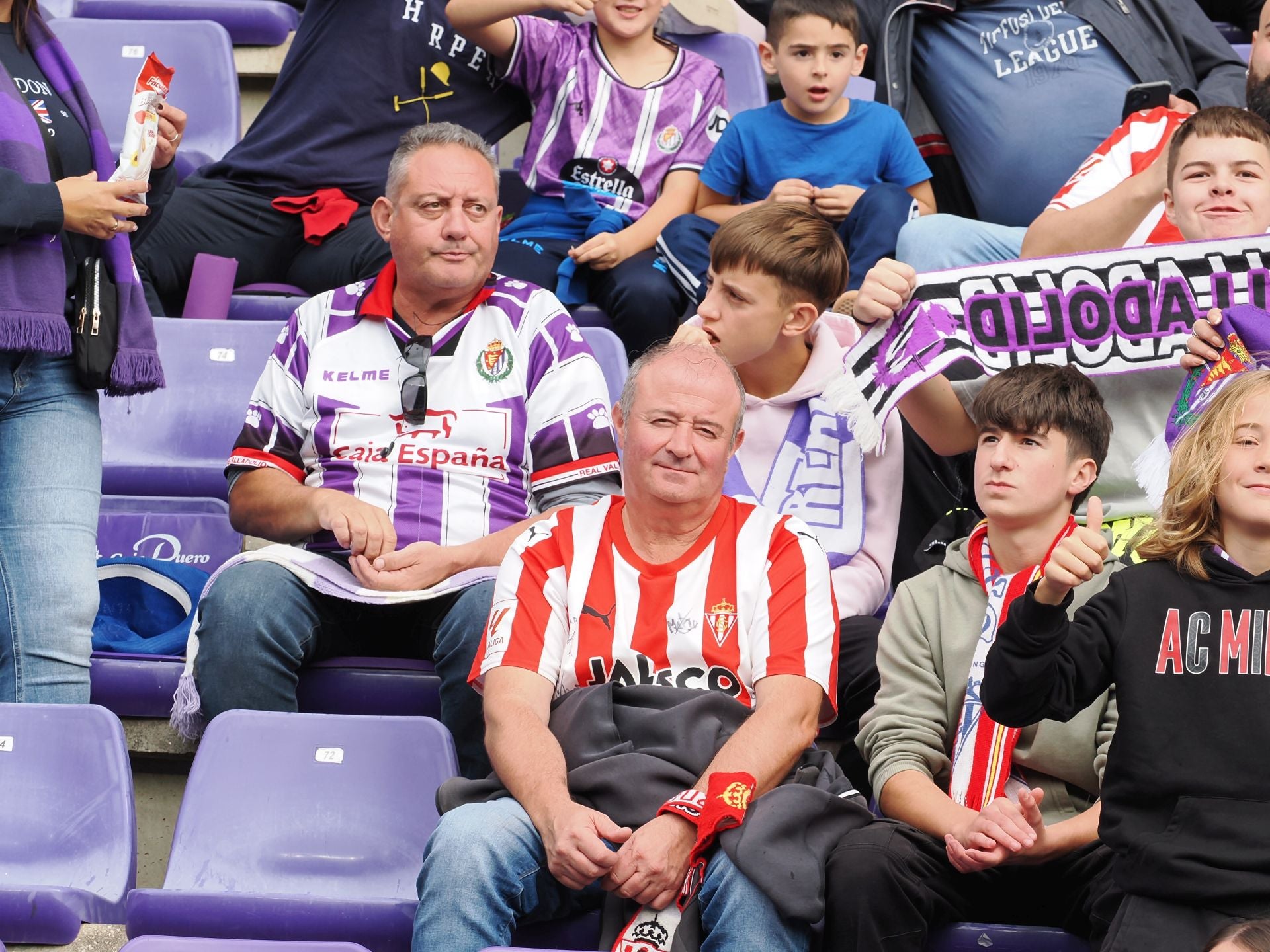 Búscate en la grada del Real Valladolid-Sporting de Gijón (2/4)