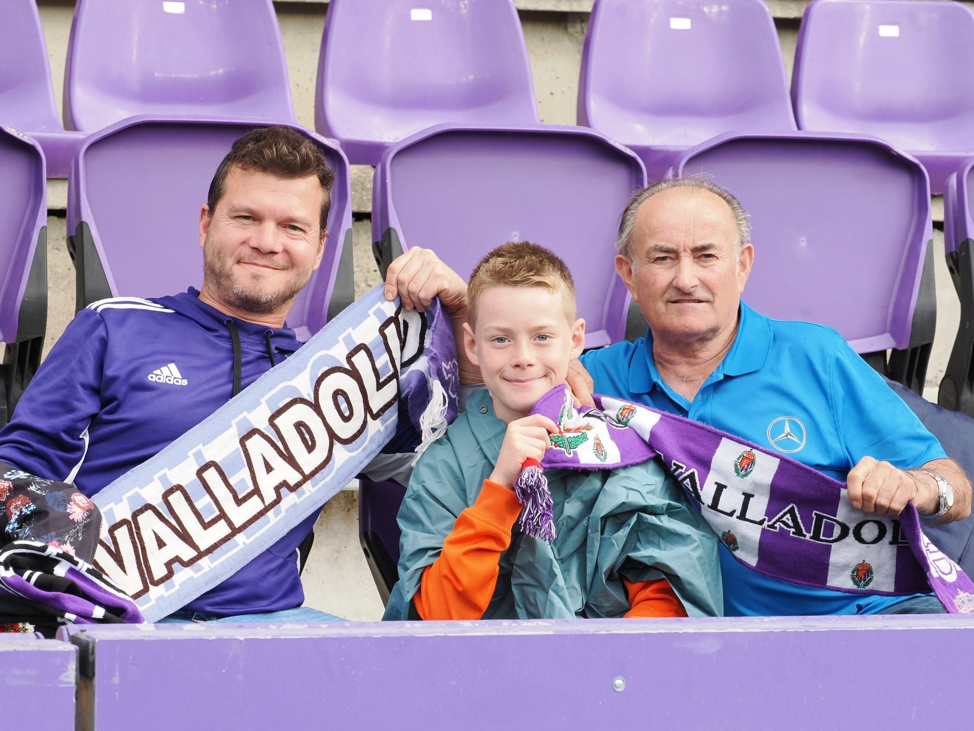 Búscate en la grada del Real Valladolid-Sporting de Gijón (3/4)