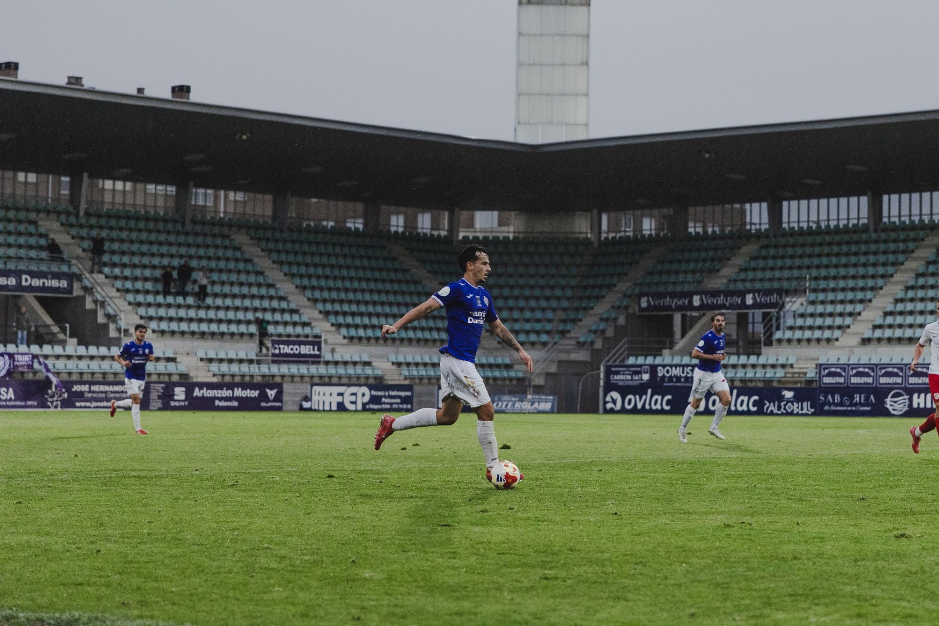 El Palencia Cristo se pone en cabeza