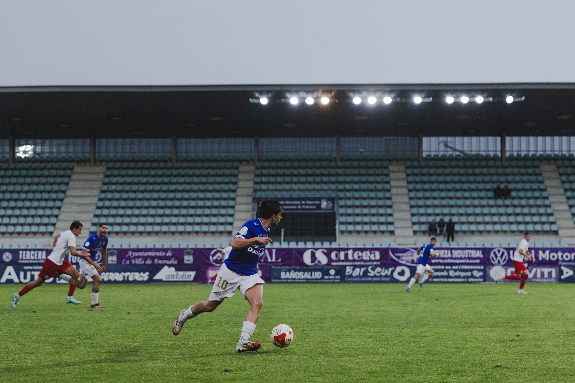El Palencia Cristo se pone en cabeza