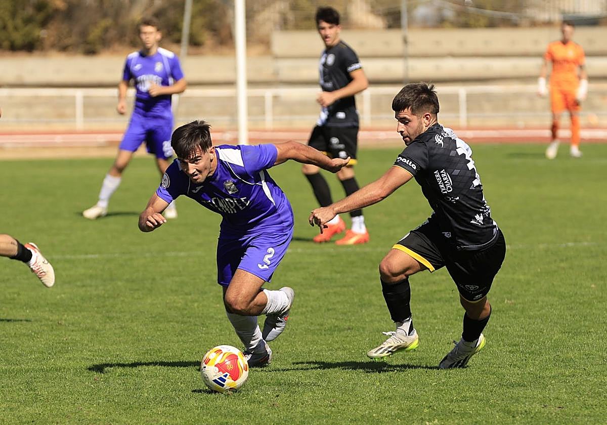 Pablo López encabeza un ataque del Becerril.