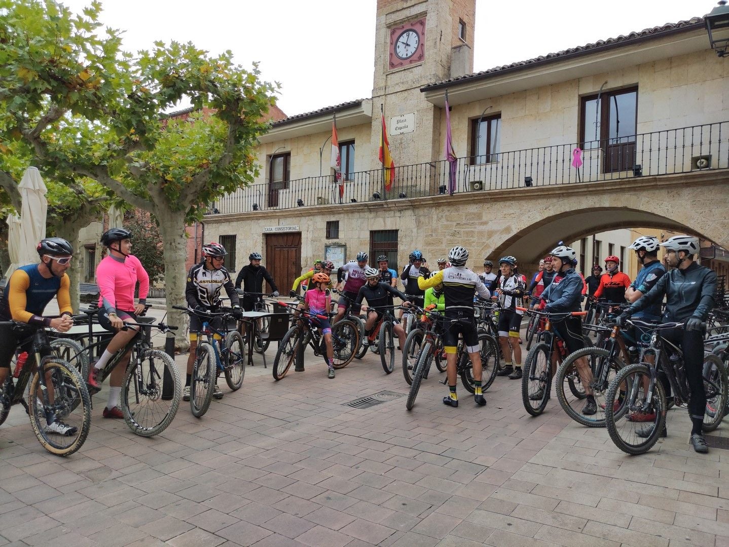 Astudillo vibra con un nuevo ciclo de música de plectro