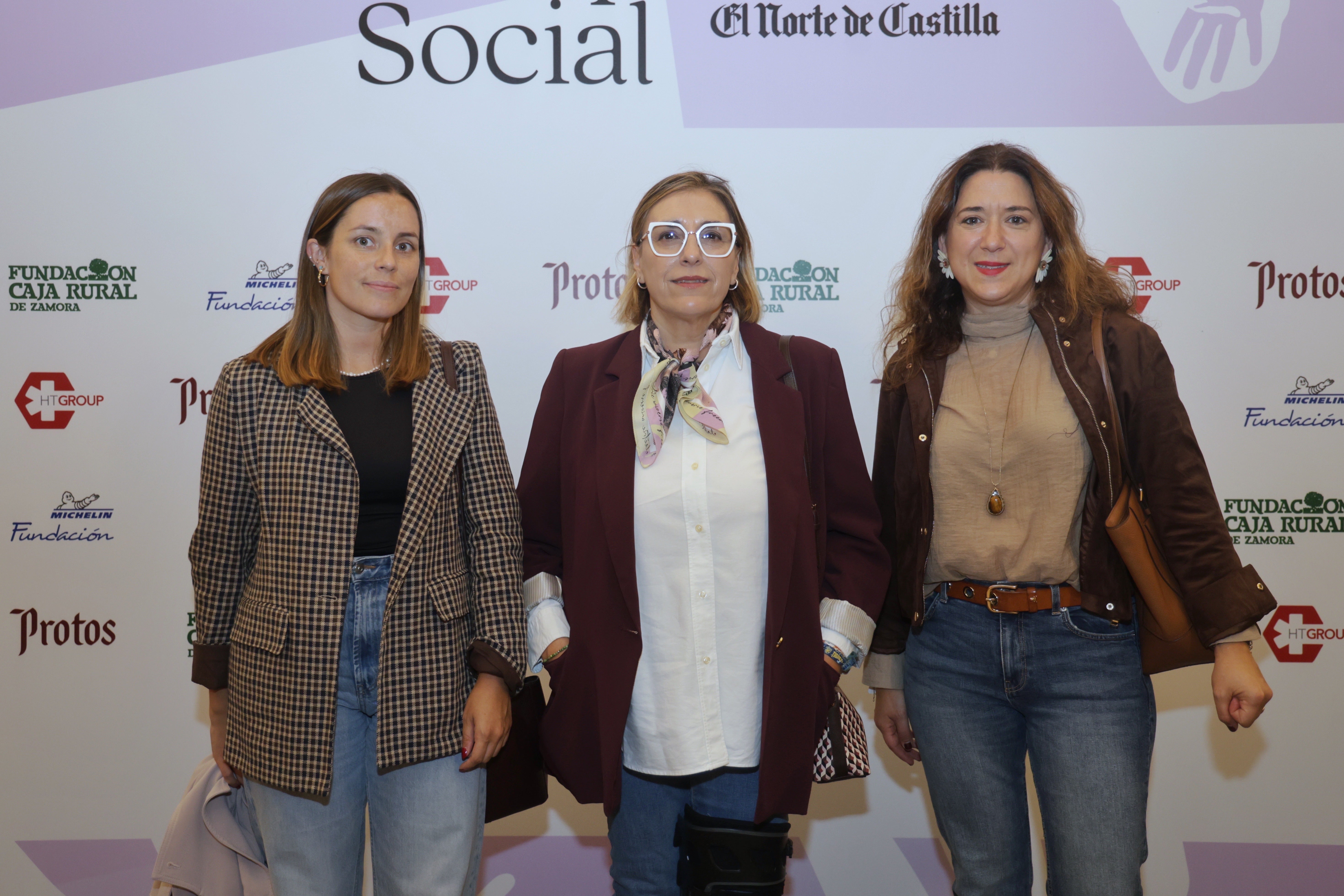 Susana Sixto, Raquel Barbero (presidenta) y Silvia de la Fuente, de la Asociación El Puente Salud Mental de Valladolid.