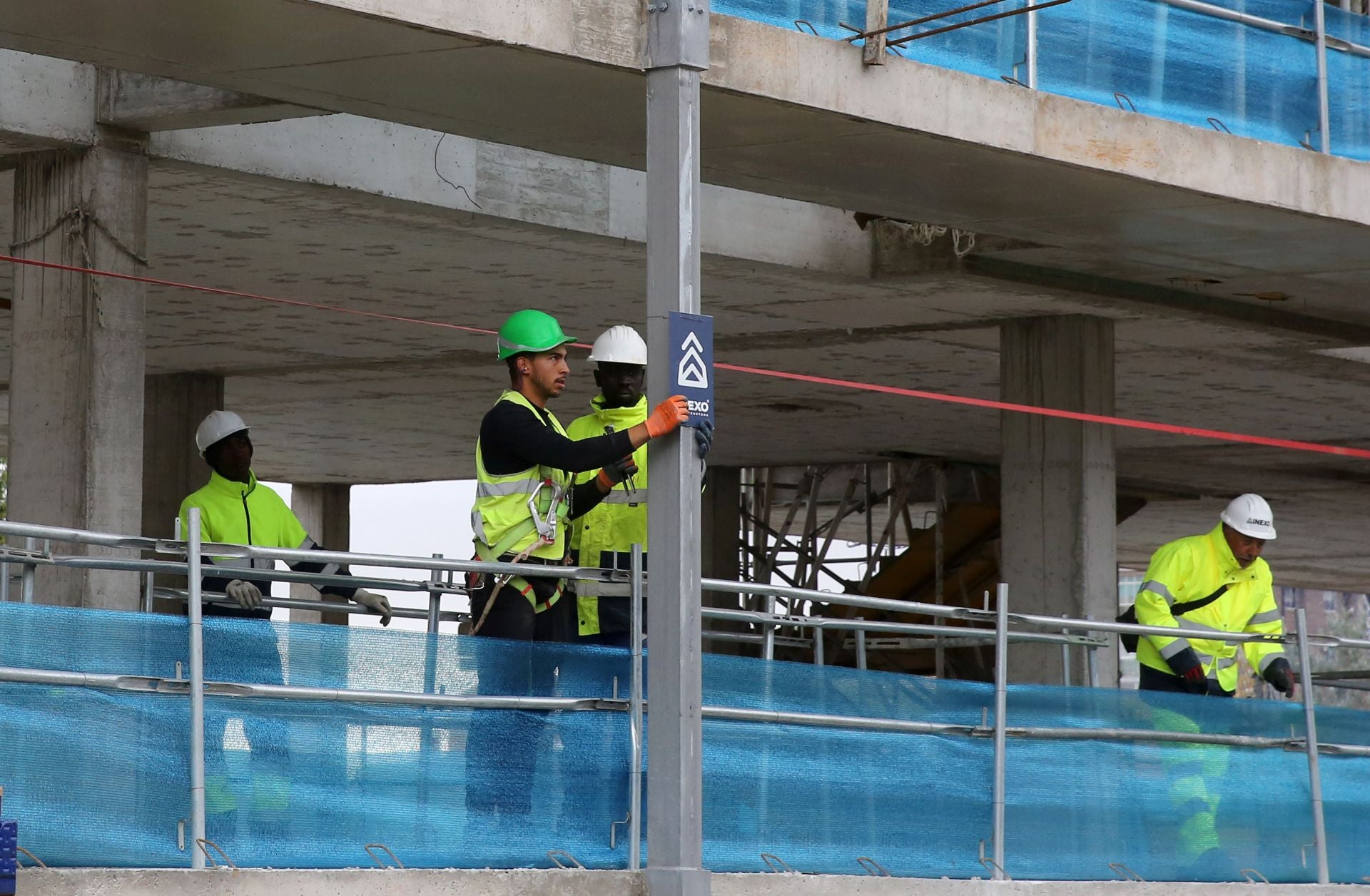 Fotos de la visita de la ministra a las obras de las viviendas colaborativas