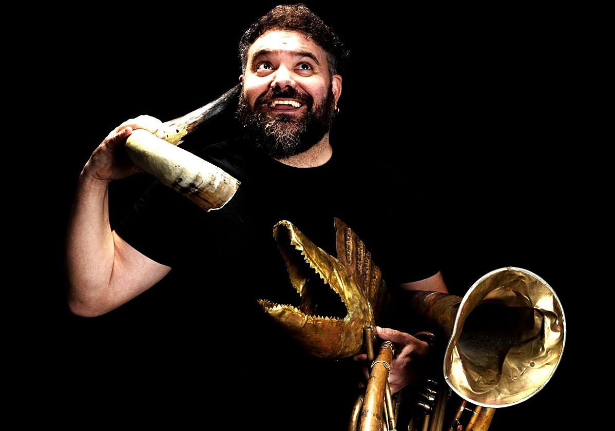 El músico gallego Abraham Cupeiro actúa este viernes en el Teatro Ortega de Palencia.