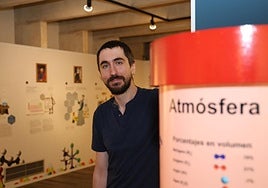 Germán Molpeceres posa en una de las salas del Museo de la Ciencia de Valladolid.
