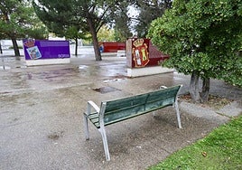 Lugar de la plaza de las Cortes donde se encontró al hombre masturbándose