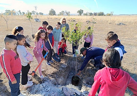 Los baltanasiegos se implican en la mejora de los entornos de San Gregorio