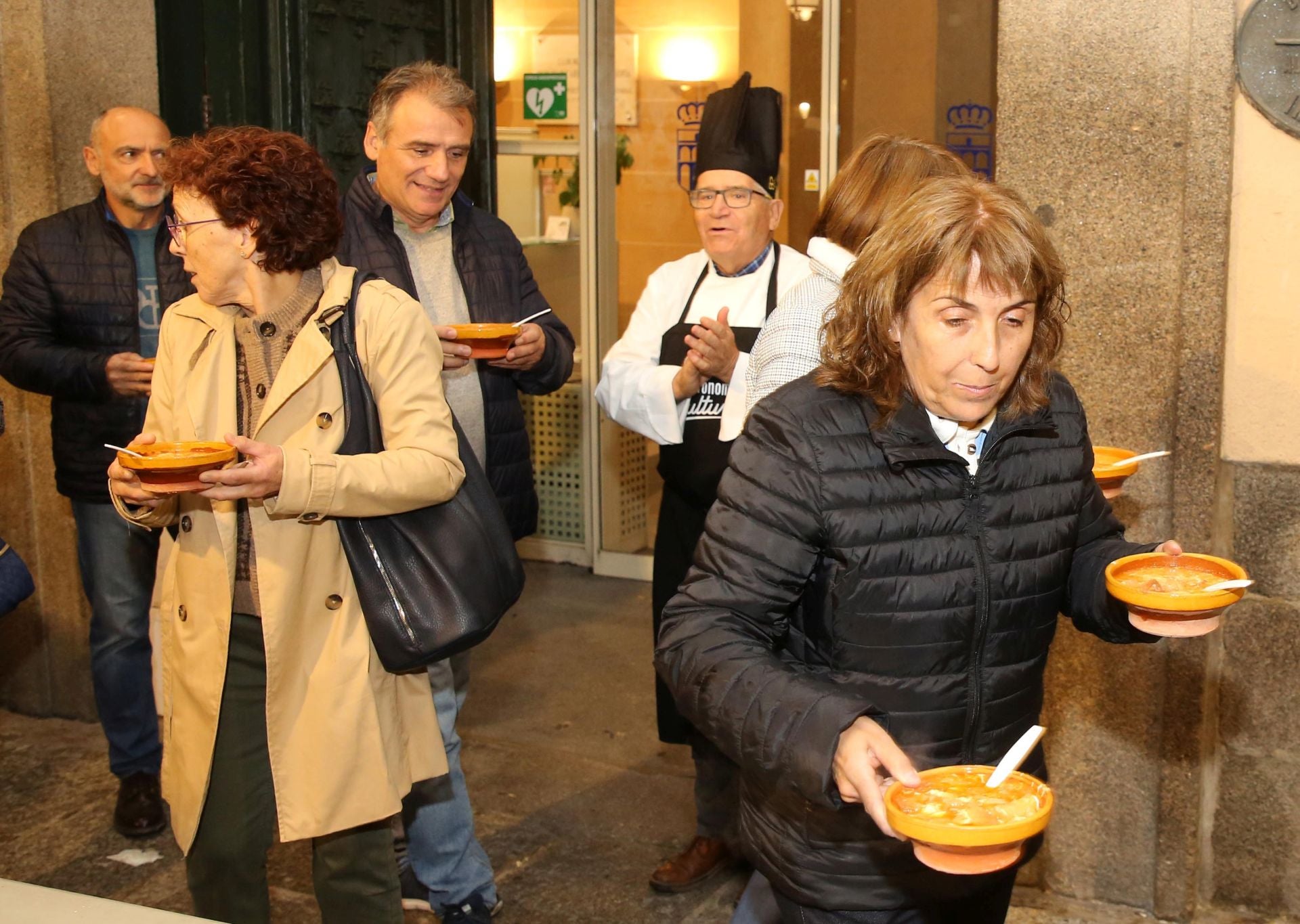 El prodigioso Paso de la Hoja y las sopas del santo, en imágenes