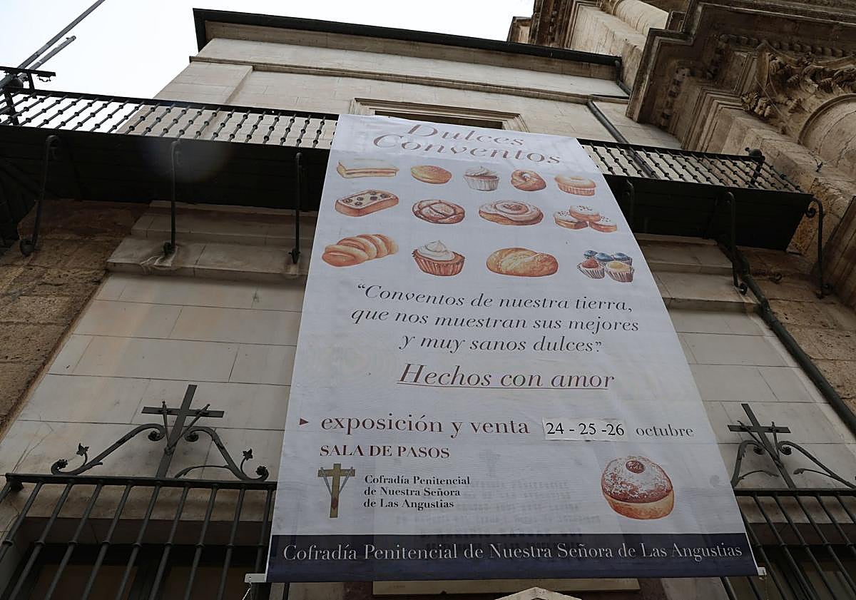 Imagen principal - Los obradores de los conventos endulzan el fin de semana amadrinados por la Virgen de las Angustias