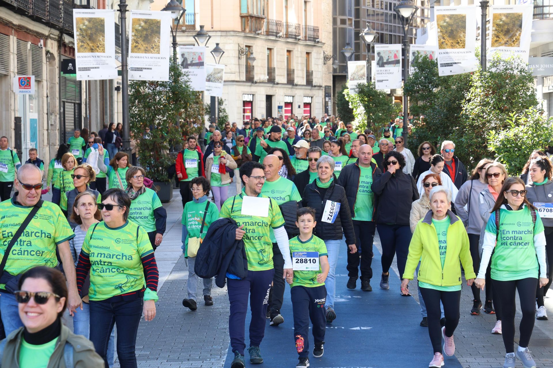 Participantes en la edición de la marcha contra el cáncer de Valladolid de este 2025.