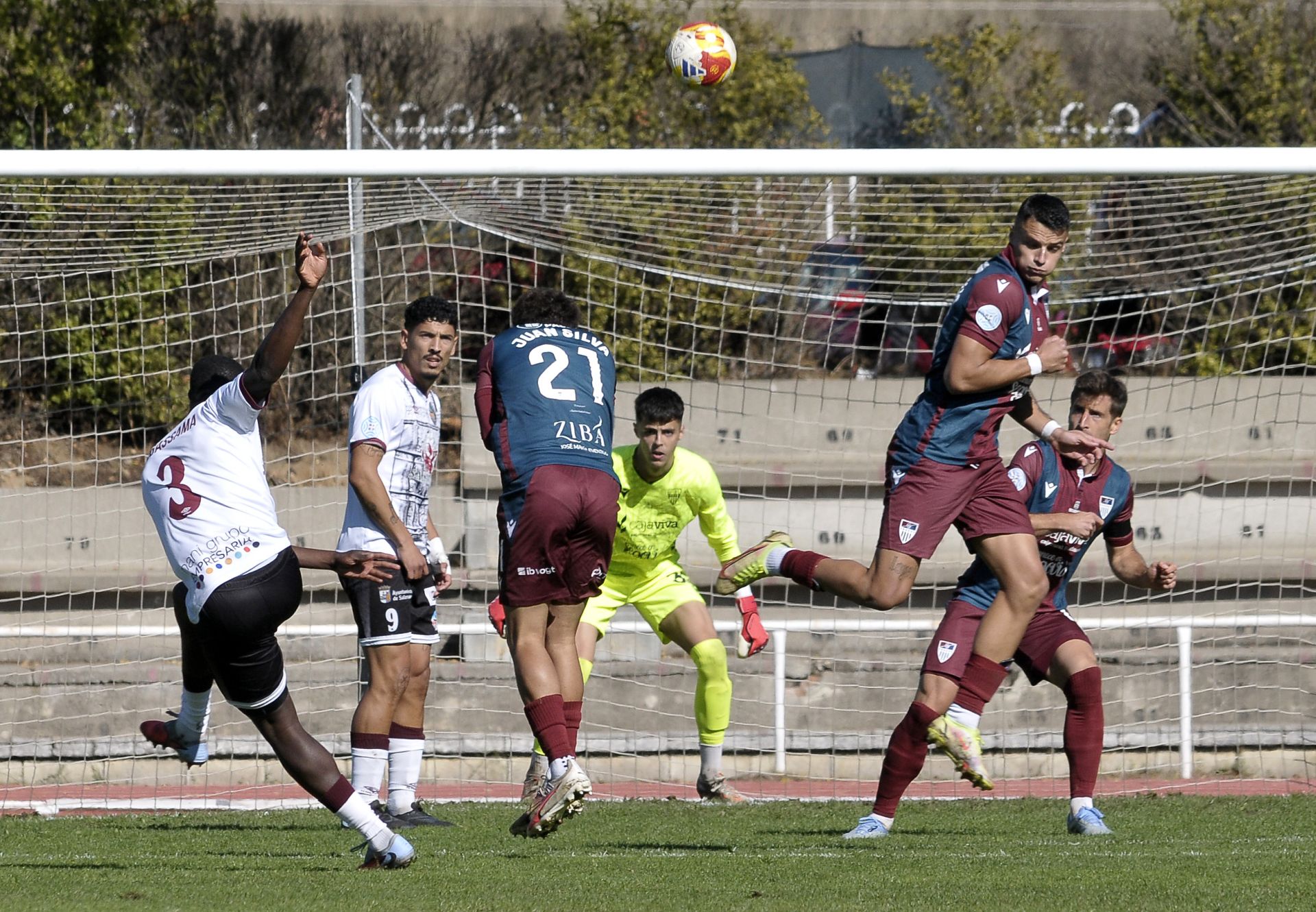 Fotos de la victoria de la Segoviana en Salamanca