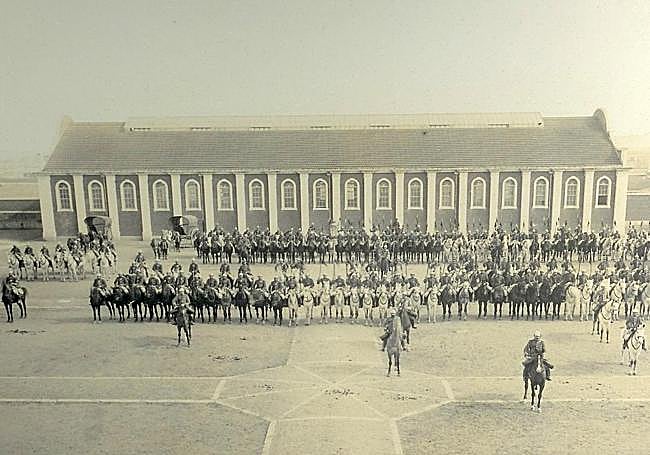 El regimiento de Caballería, a principios del siglo XX,