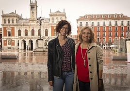 Ana Serret, directora de 'Apuntes para una ficción consentida', junto a la directora de fotografía Almudena Sánchez.