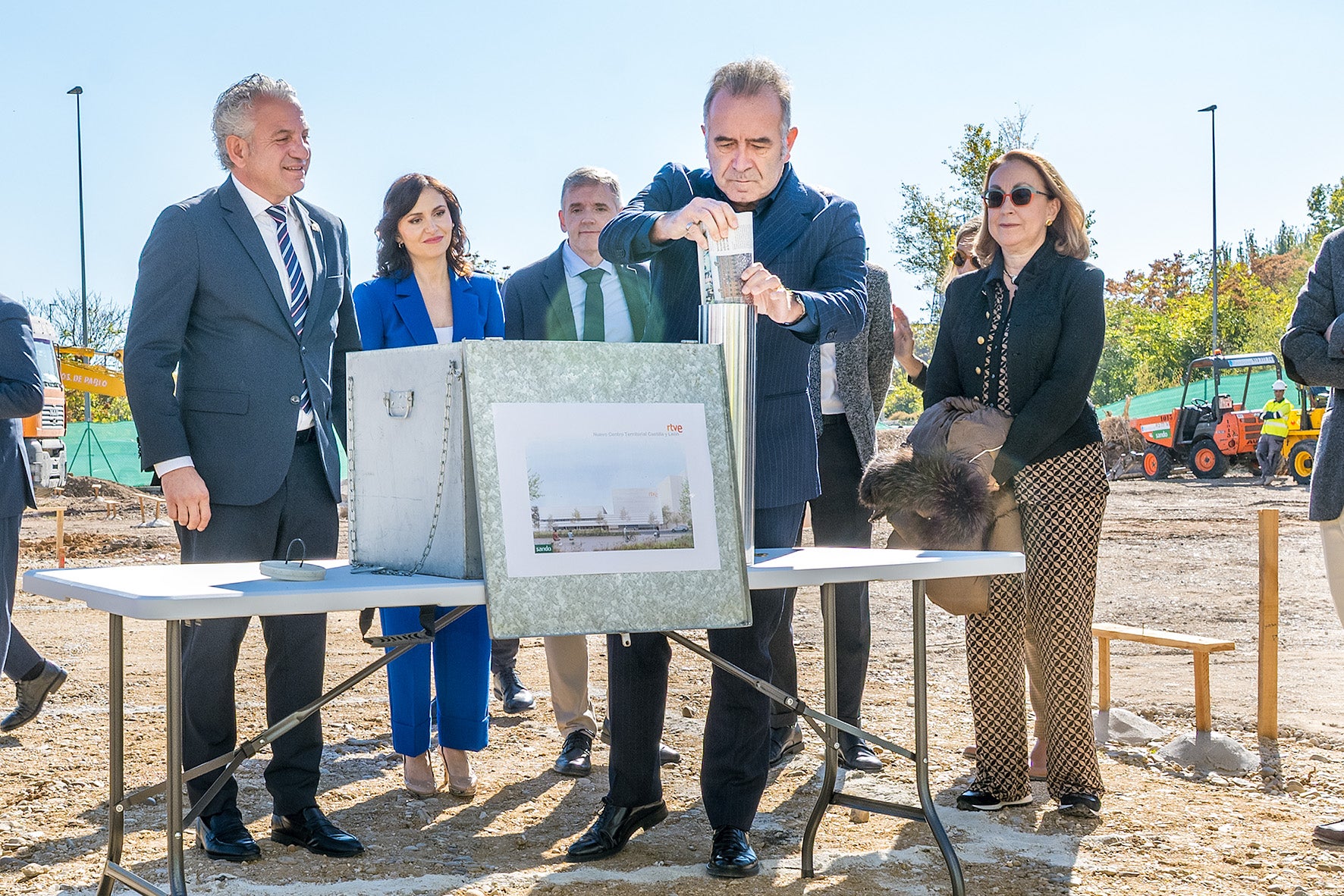 Piedra que han colocado en el Centro Territorial de RTVE en Castilla y León.