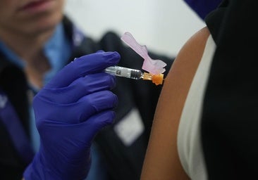 Los diagnósticos de gripe y covid siguen a la baja mientras avanza la campaña de vacunación