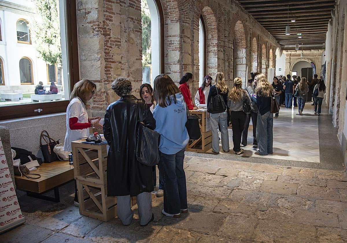 Vista general del espacio destinado al Día del Voluntariado.