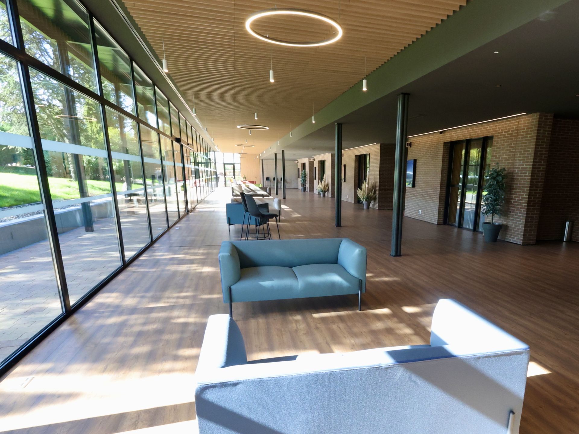 En imágenes la ampliación y reforma del tanatorio de las Contiendas