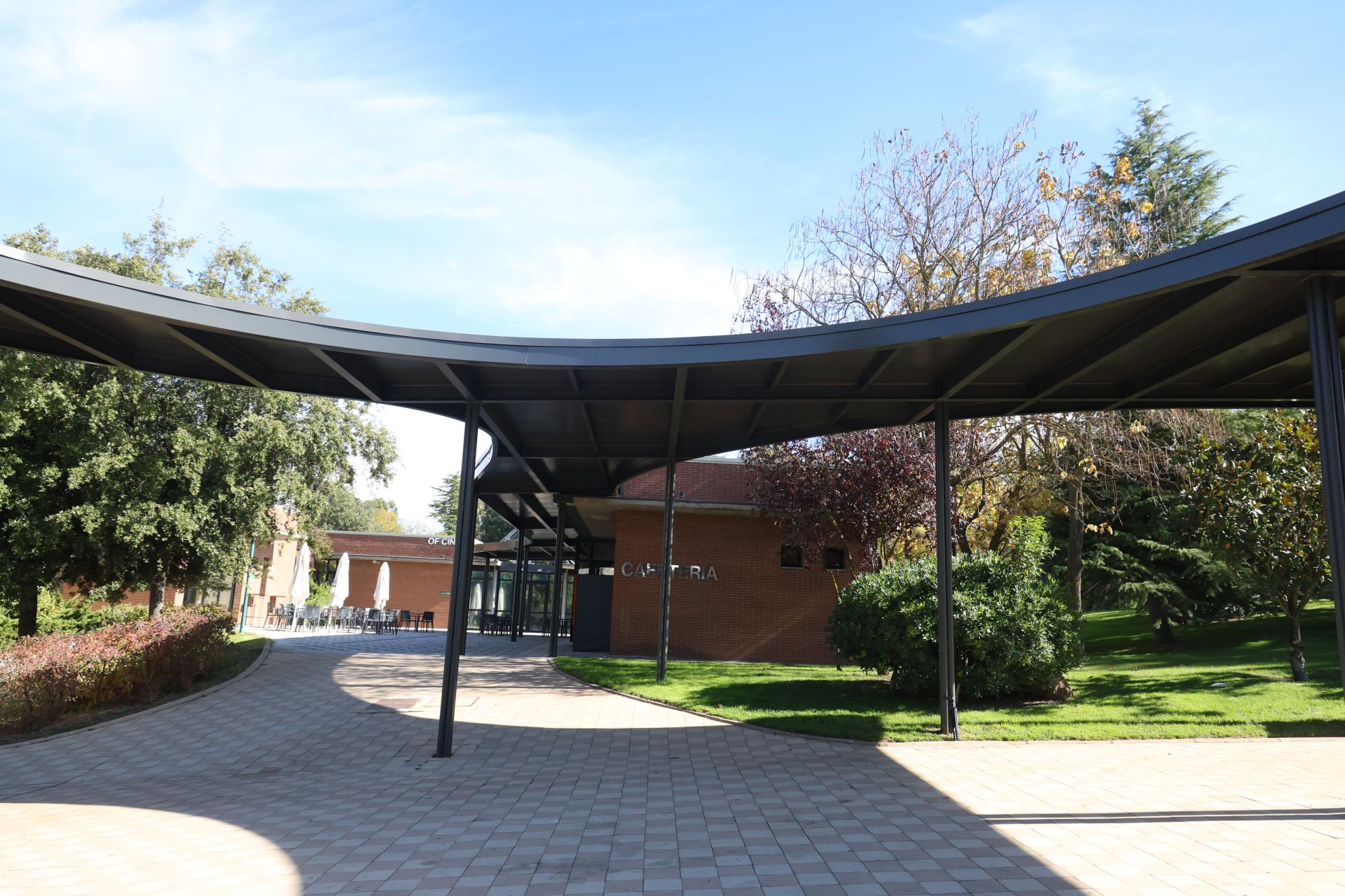 En imágenes la ampliación y reforma del tanatorio de las Contiendas